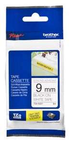 Etiqueta-blanca-continua-laminada-con-adhesivo-super-resistente-Brother-TZES221---de-9-mm-de-ancho-x-8-mts-de-largo.-Impresion-en-negro.